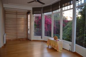 A SALA YOGA PILATES BARRA DE DANZA LESSEPS PLAZA GALA PLACIDIA PLAÇA MOLINA FONTANAjpg